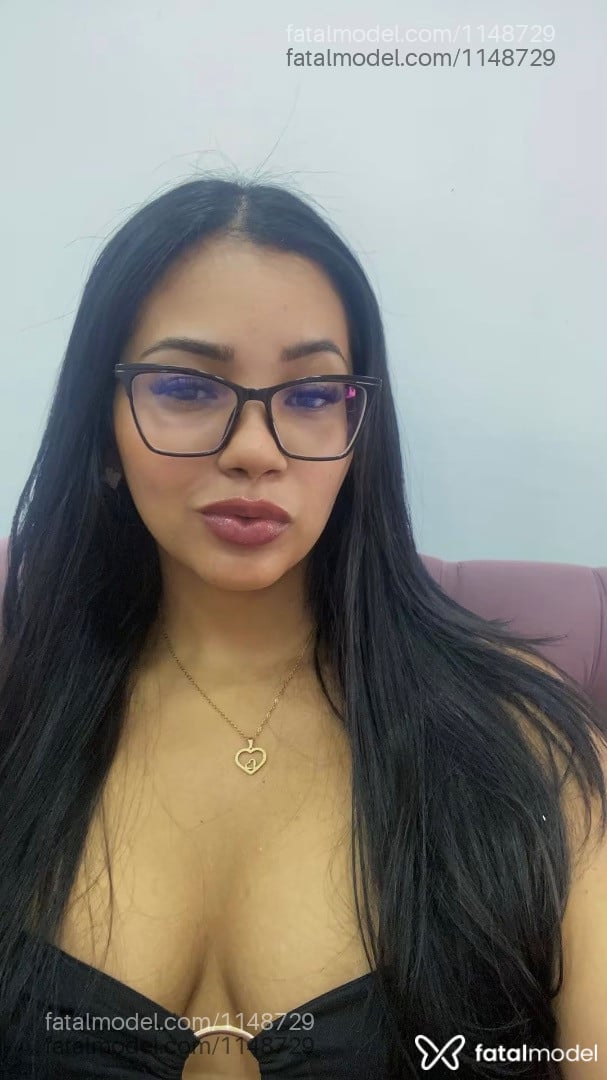 Acompanhante mulher morena (o) de olhos castanhos - Analia