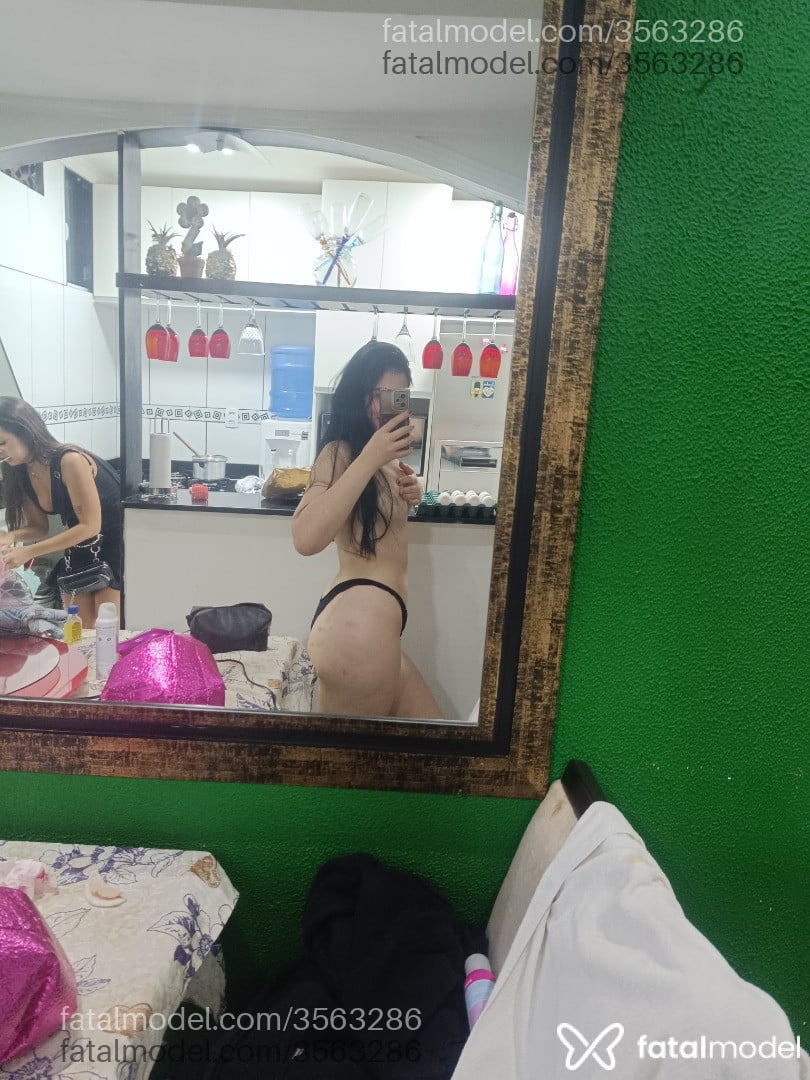 Acompanhante mulher morena (o) de olhos castanhos - Thalia