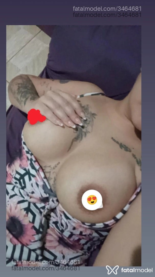 Acompanhante mulher loira (o) de olhos castanhos - Júlia