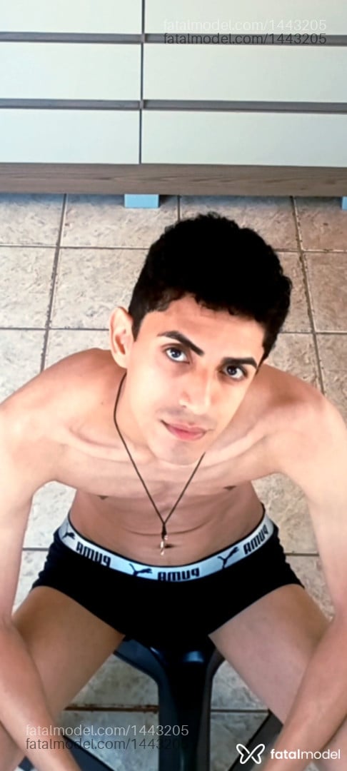 Acompanhante homem morena (o) de olhos pretos - Angel