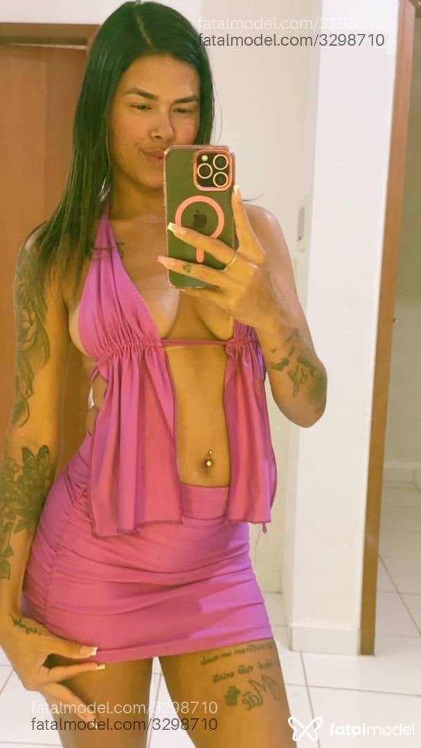 Acompanhante mulher com cabelo castanho de olhos castanhos em Virtual - Silva