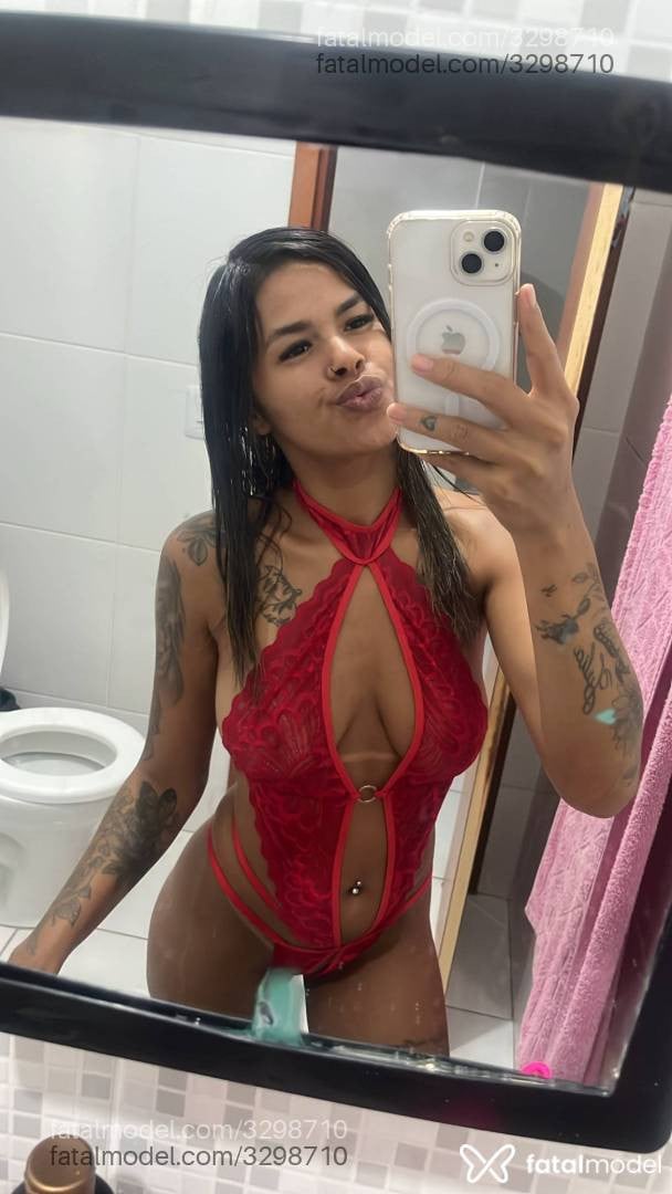Acompanhante mulher com cabelo castanho de olhos castanhos em Virtual - Silva