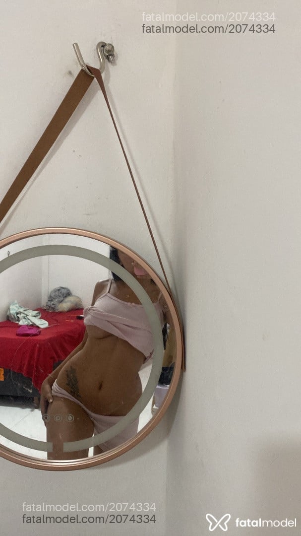 Acompanhante mulher com cabelo castanho de olhos castanhos - Thainá