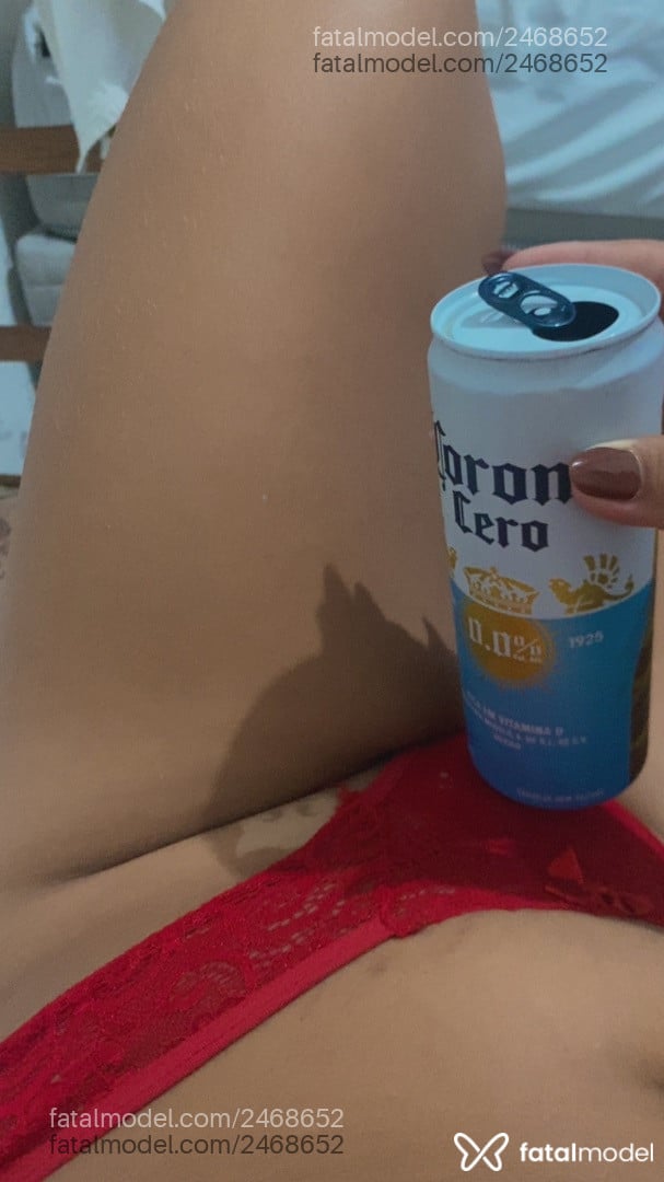 Acompanhante mulher morena (o) de olhos pretos - Lili índinha