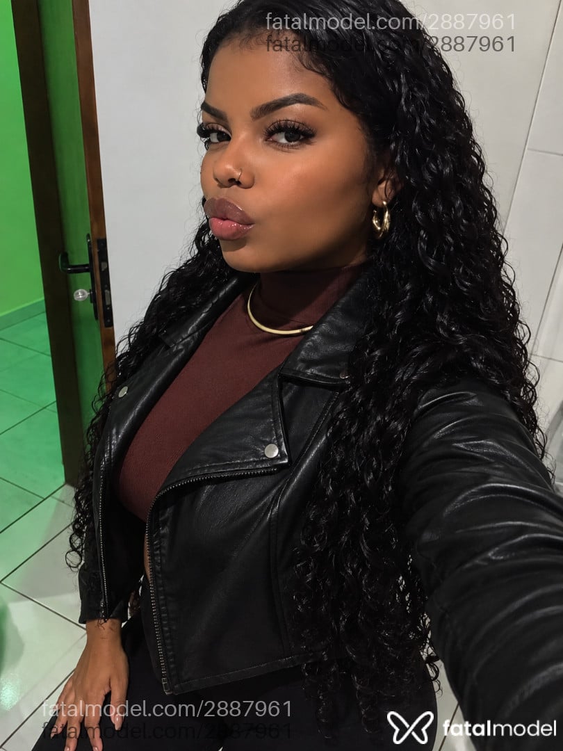 Acompanhante mulher morena (o) de olhos pretos - Bianca