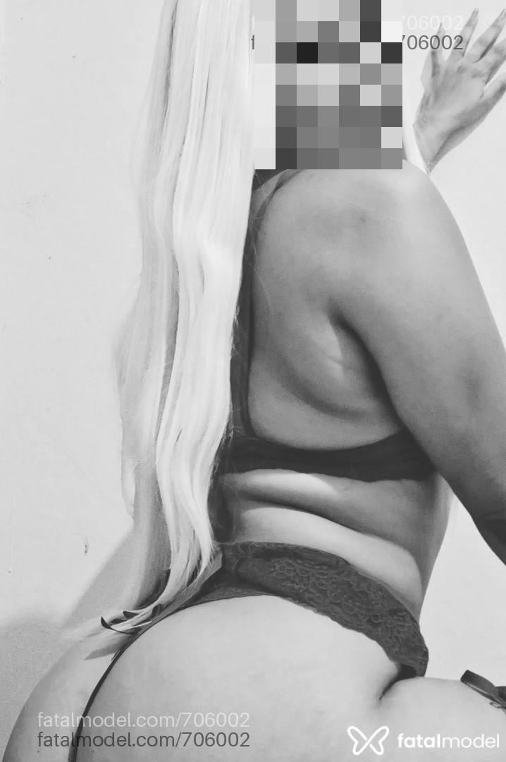 Acompanhante mulher morena (o) de olhos mel - Melissa