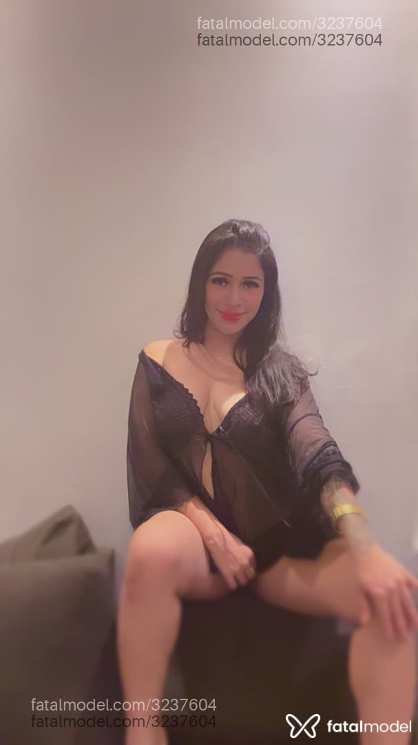 Acompanhante mulher morena (o) de olhos pretos - Kamilla