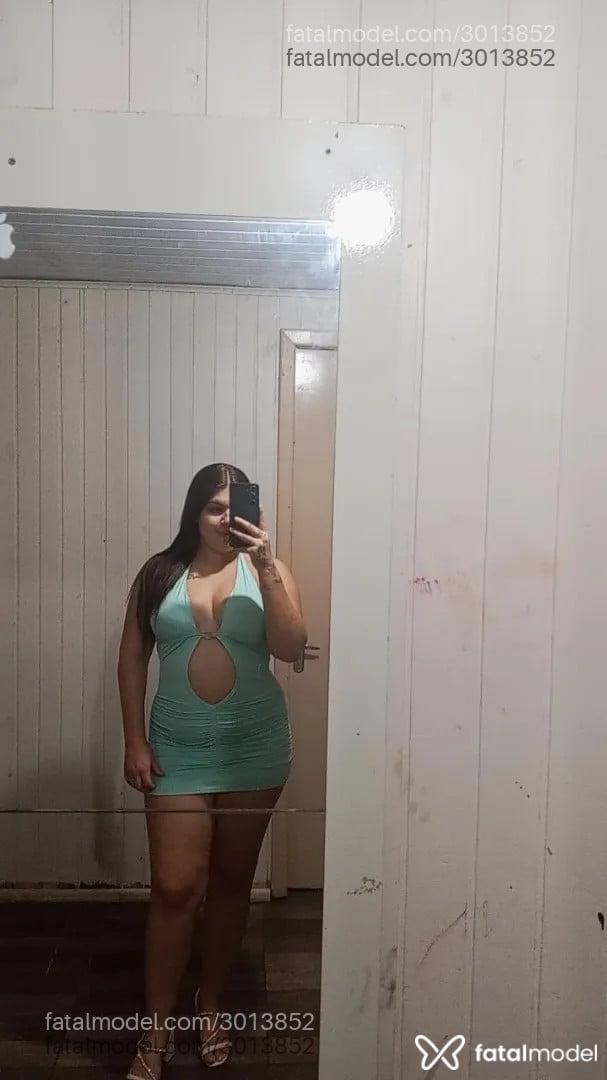 Acompanhante mulher com cabelo castanho de olhos verdes - Beatriz