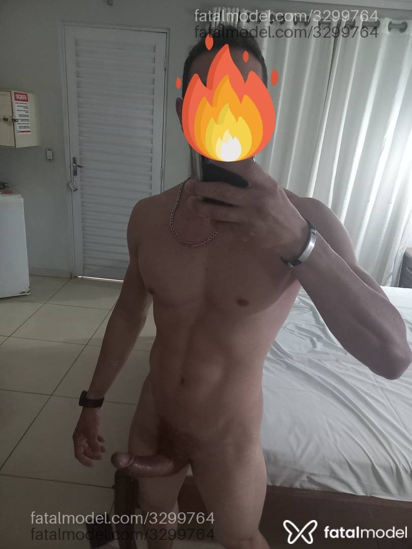 Acompanhante homem com cabelo castanho de olhos castanhos - Ricardo