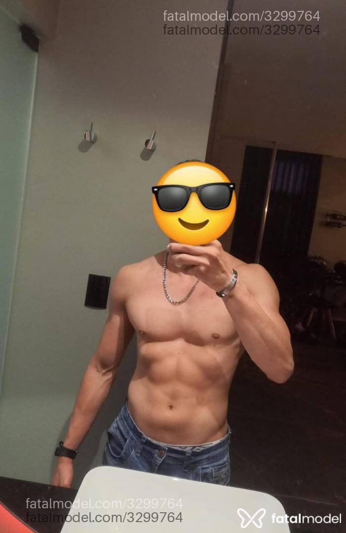 Acompanhante homem com cabelo castanho de olhos castanhos - Ricardo