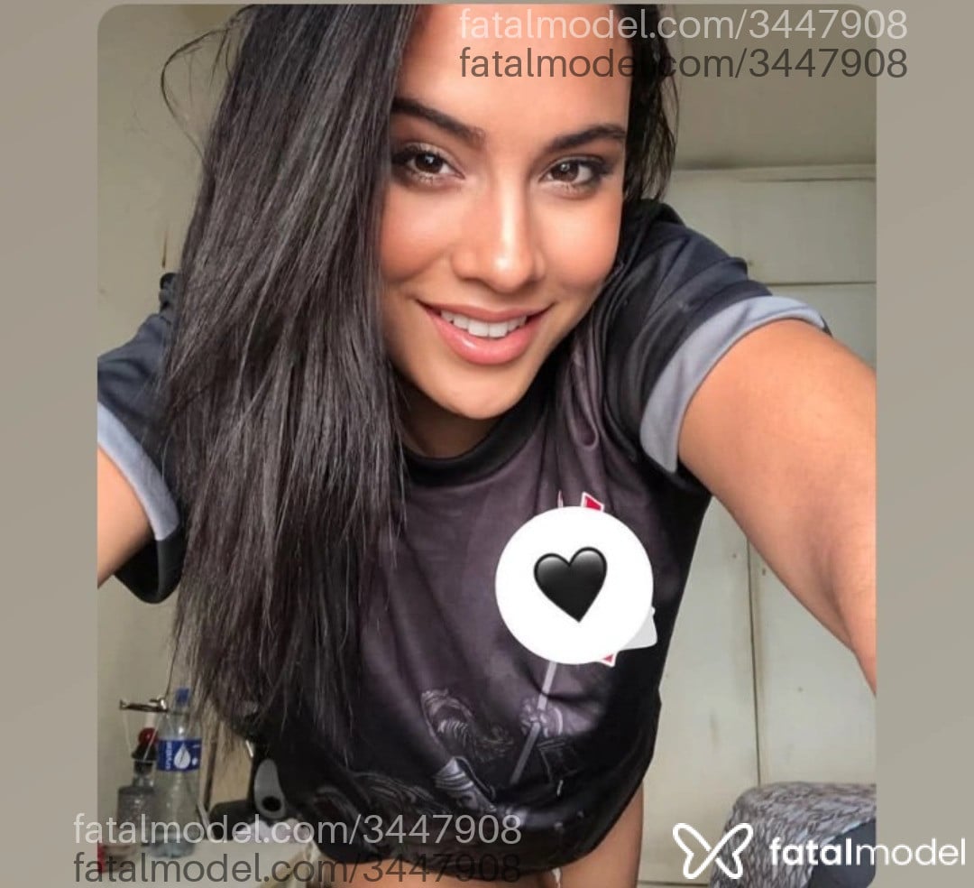 Acompanhante mulher trans morena (o) de olhos castanhos - Tay Costa