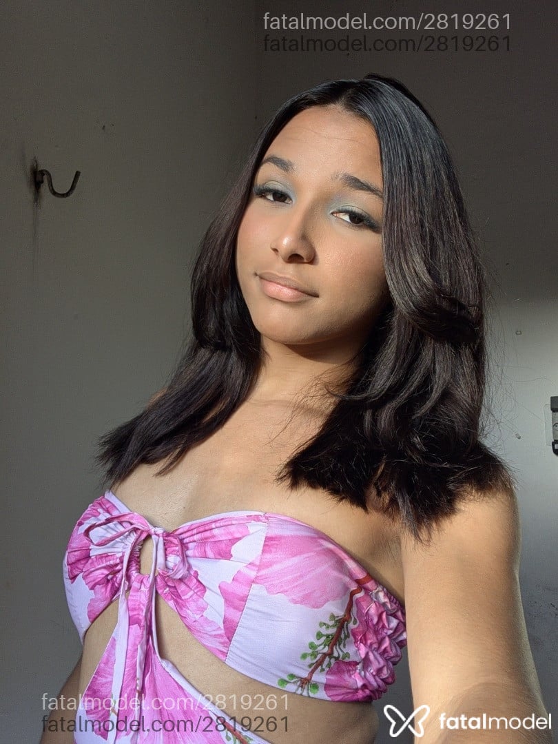Acompanhante mulher trans morena (o) de olhos castanhos - Melissa Haylla