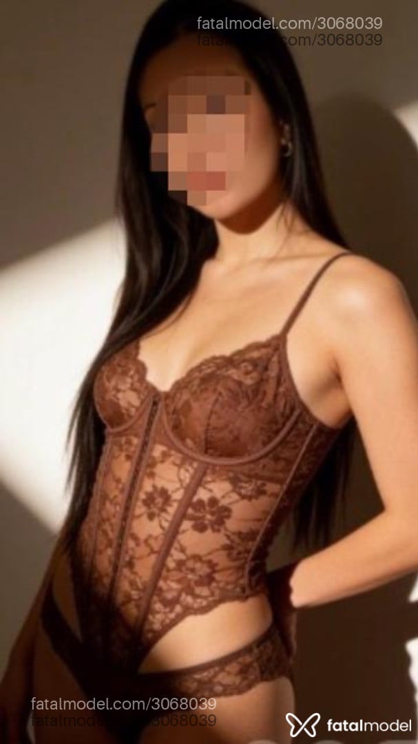 Acompanhante mulher com cabelo castanho de olhos castanhos - Fernanda