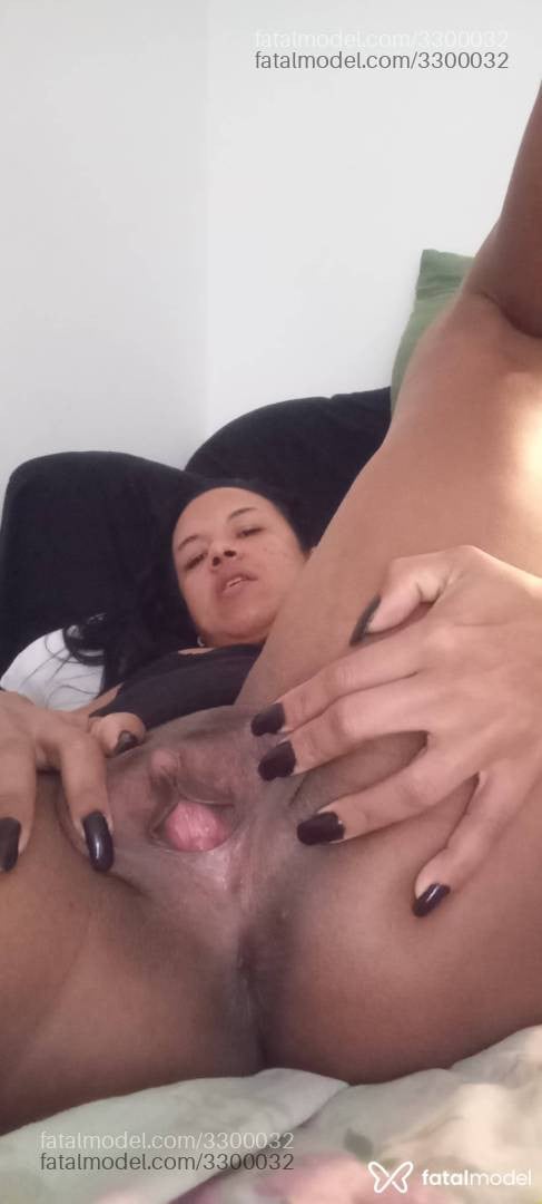 Acompanhante mulher morena (o) de olhos castanhos - Thaly Parado