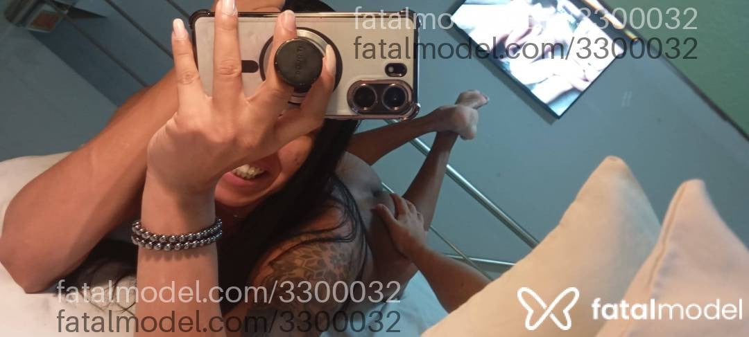 Acompanhante mulher morena (o) de olhos castanhos em Balneário Camboriú Acompanhante mulher morena (o) de olhos castanhos em Balneário Camboriú - Thaly Parado