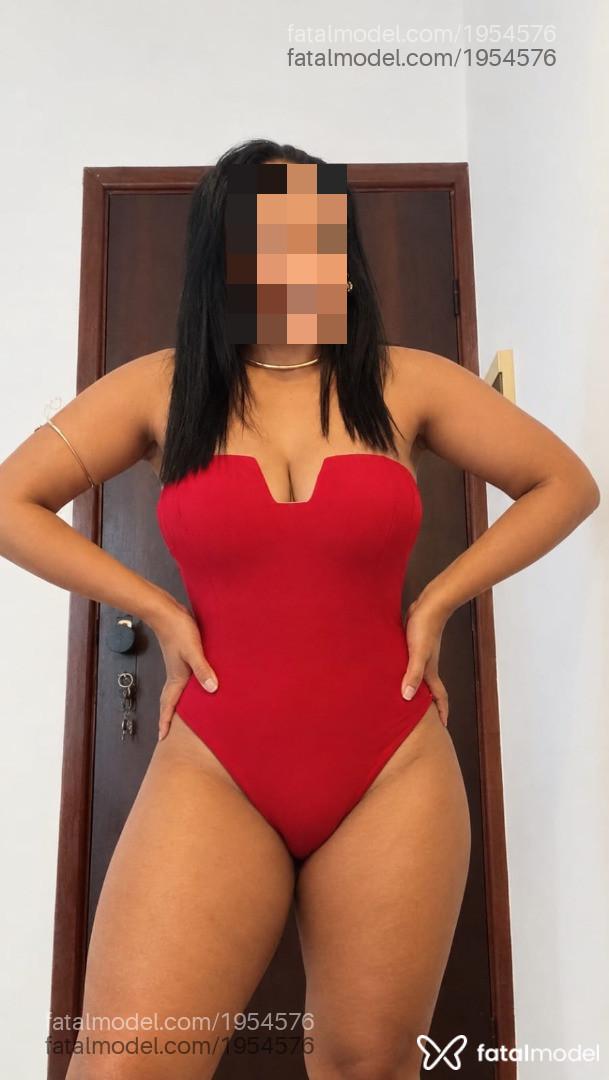 Acompanhante mulher morena (o) de olhos pretos - Bianca Barcelar