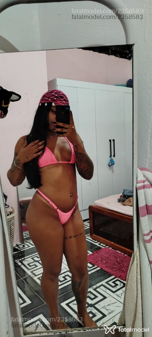 Acompanhante mulher morena (o) de olhos castanhos - Miauu