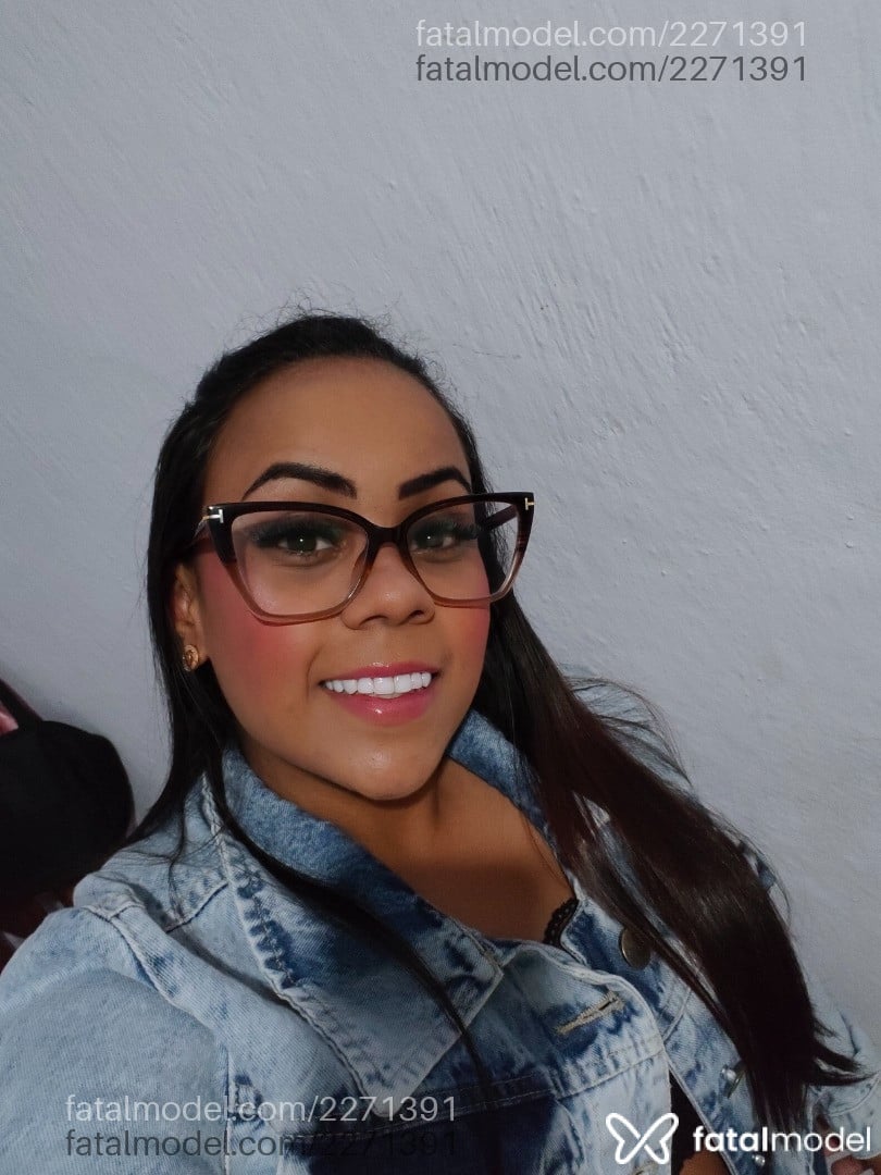 Acompanhante mulher morena (o) de olhos pretos - Samy Fernandes