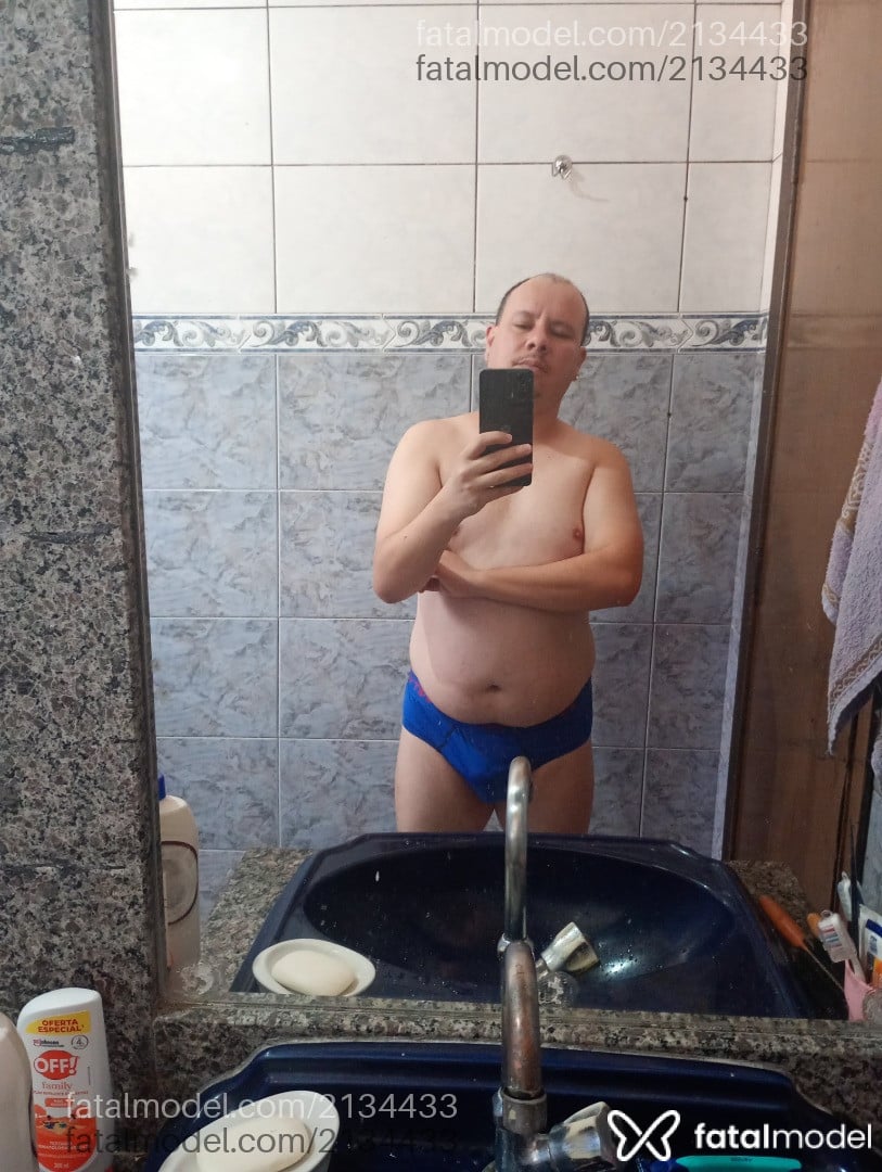Acompanhante homem com cabelo castanho de olhos castanhos - Marcos Acompanhante homem com cabelo castanho de olhos castanhos - Marcos