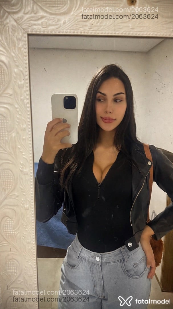 Acompanhante mulher trans morena (o) de olhos castanhos - Eloá