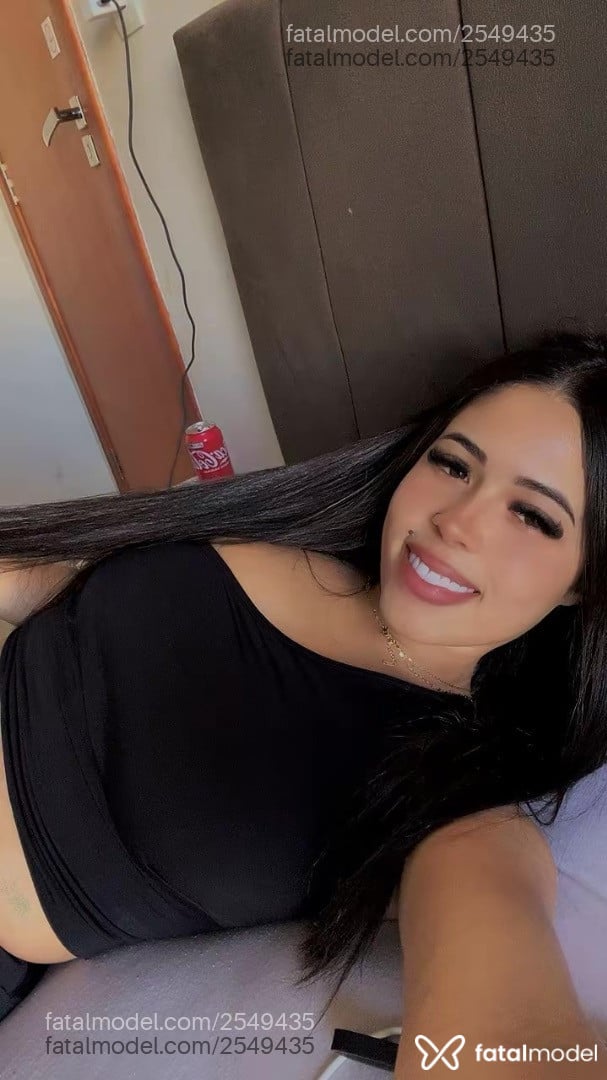 Acompanhante mulher morena (o) de olhos castanhos - Livia