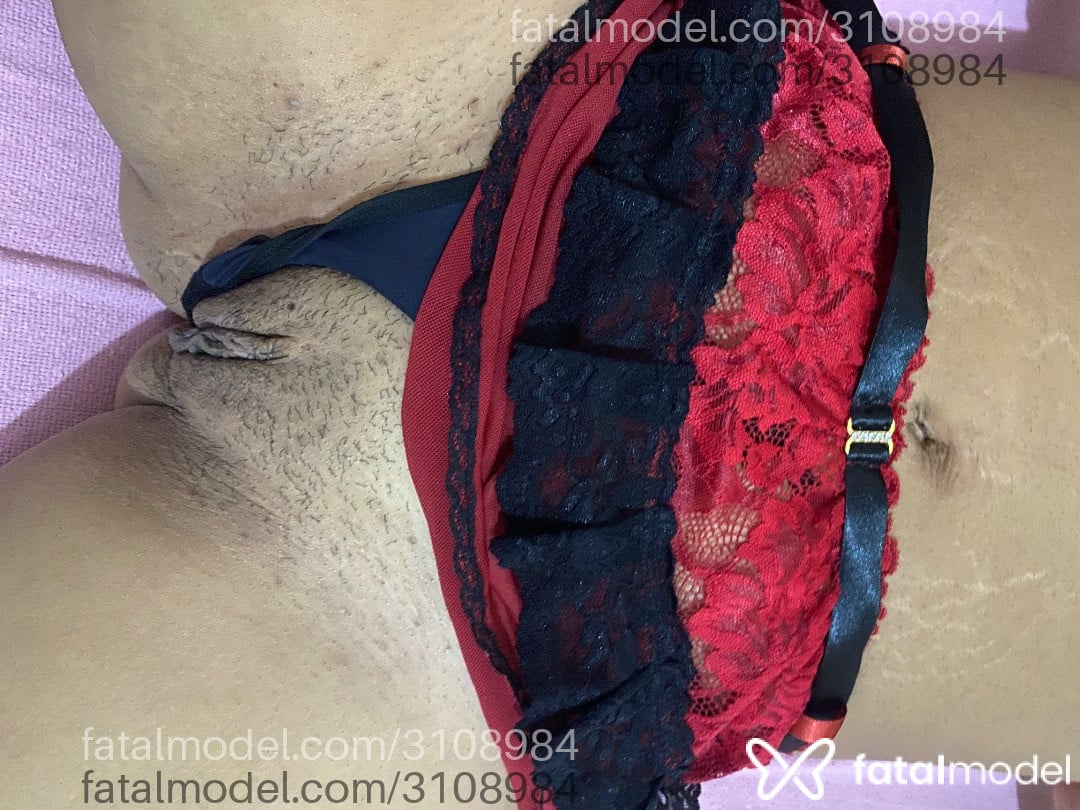 Acompanhante mulher morena (o) de olhos pretos - Dalila