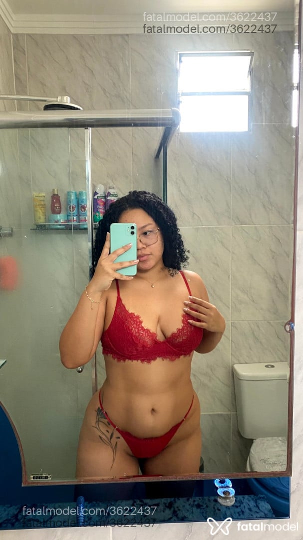 Acompanhante mulher morena (o) de olhos pretos - Amanda