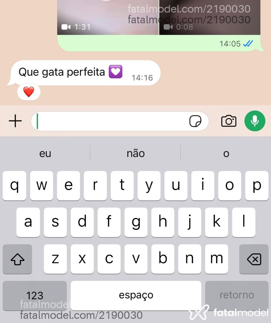 Acompanhante mulher trans com cabelo castanho de olhos castanhos - ímola
