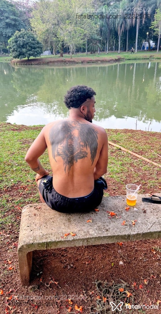 Acompanhante homem morena (o) de olhos castanhos - Jotta
