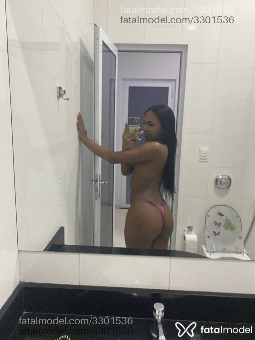 Acompanhante mulher trans morena (o) de olhos castanhos - Victoria Lemos