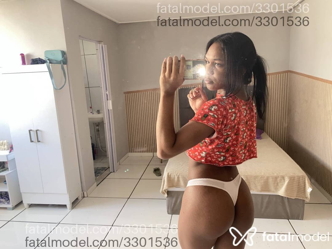 Acompanhante mulher trans morena (o) de olhos castanhos - Victoria Lemos
