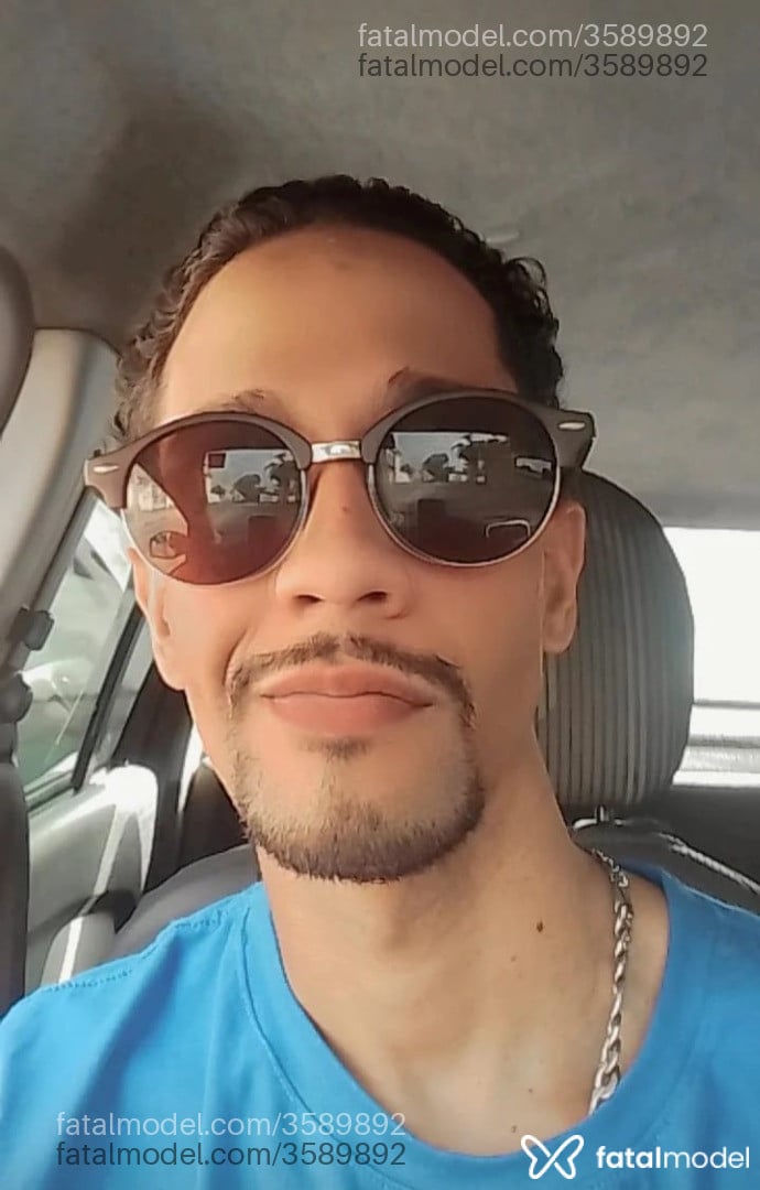 Acompanhante homem com cabelo castanho de olhos castanhos - Marcx