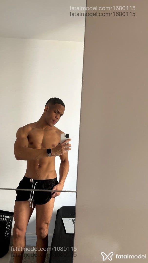 Acompanhante homem morena (o) de olhos mel - Gustavo Gomez