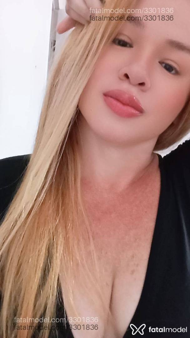 Acompanhante mulher loira (o) de olhos castanhos - Mari