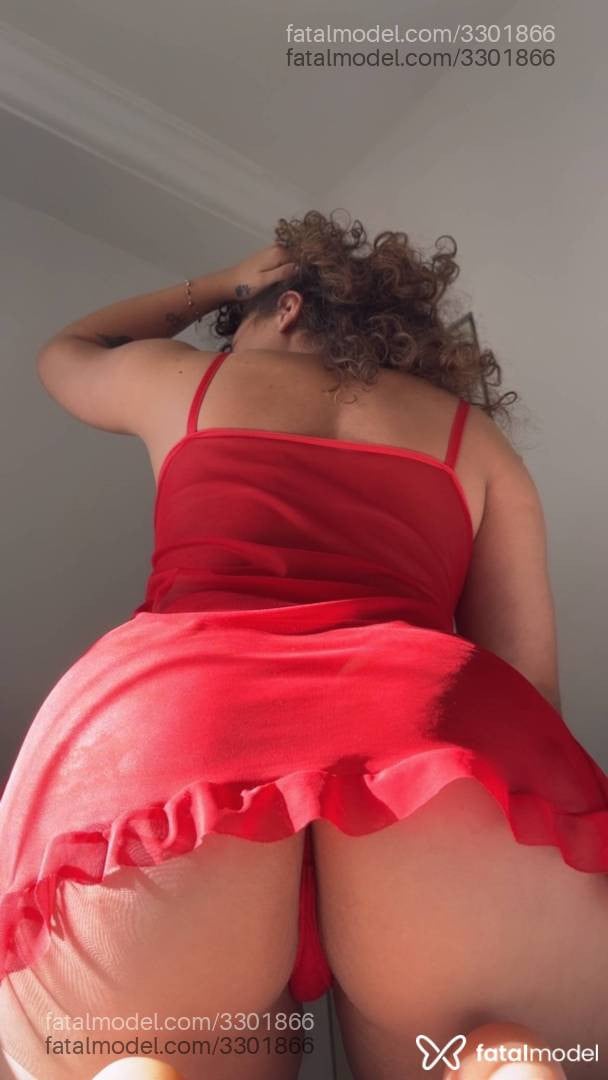 Acompanhante mulher com cabelo castanho de olhos castanhos - Thifany