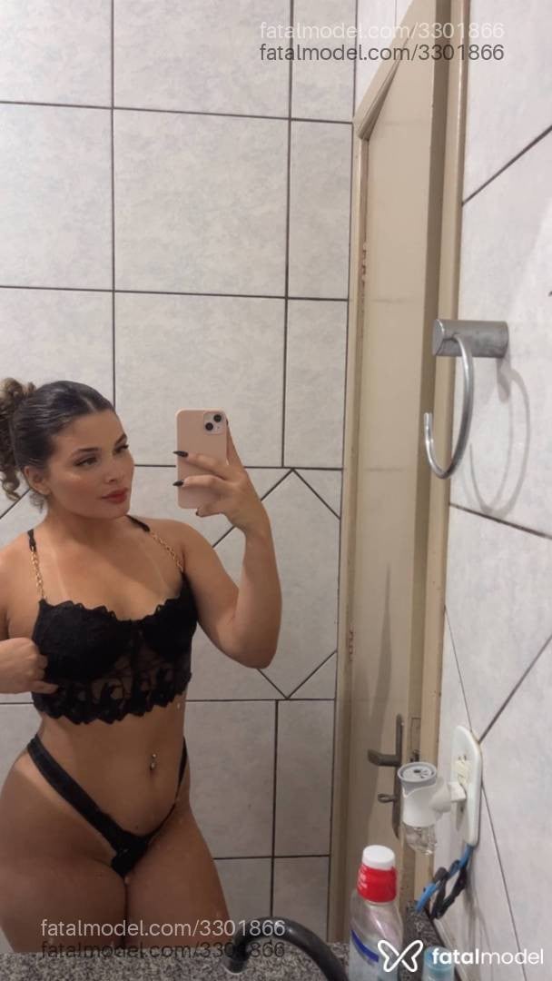 Acompanhante mulher com cabelo castanho de olhos castanhos em Chapecó - Thifany
