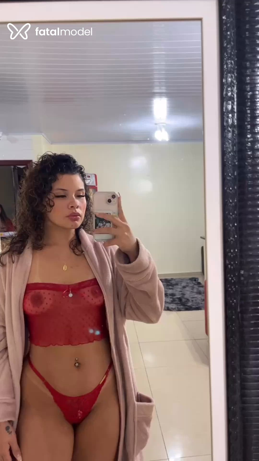 Acompanhante mulher com cabelo castanho de olhos castanhos em Chapecó Acompanhante mulher com cabelo castanho de olhos castanhos em Chapecó - Thifany