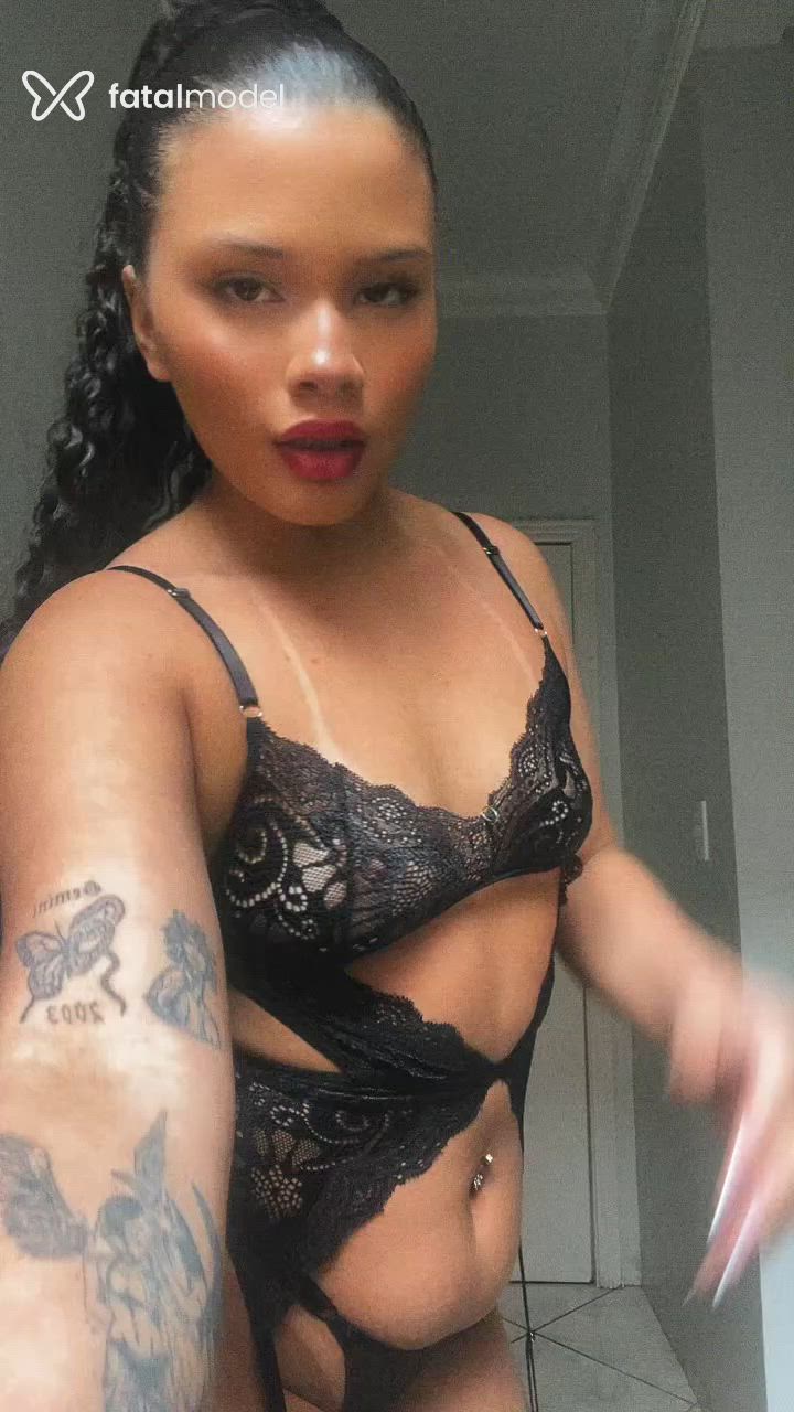 Acompanhante mulher com cabelo castanho de olhos castanhos - Jade