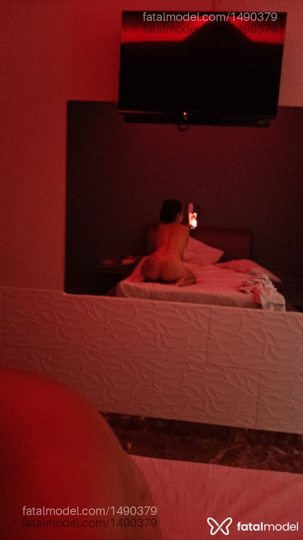Acompanhante mulher ruiva (o) de olhos castanhos - Sah