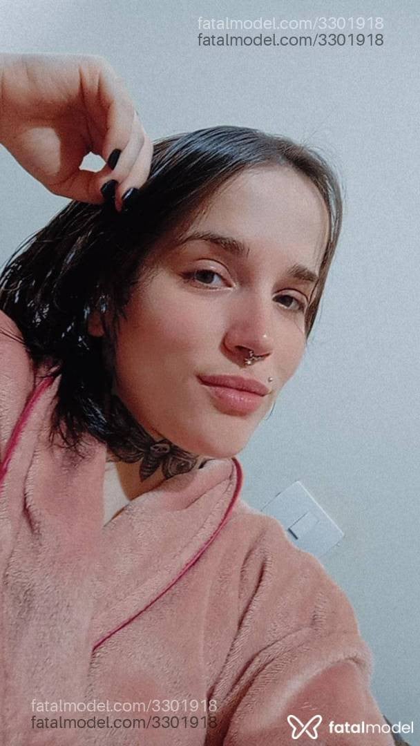 Acompanhante mulher com cabelo castanho de olhos castanhos - Vitória