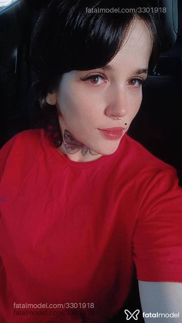 Acompanhante mulher com cabelo castanho de olhos castanhos em Maringá Acompanhante mulher com cabelo castanho de olhos castanhos em Maringá - Vitória