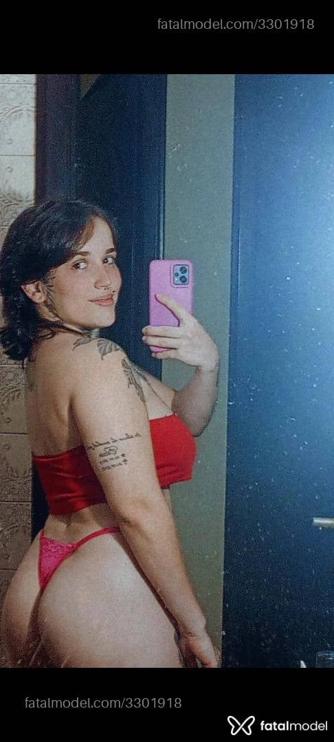 Acompanhante mulher com cabelo castanho de olhos castanhos - Vitória