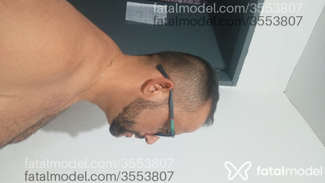 Acompanhante homem com cabelo castanho de olhos mel - Ricardo Oliveira Acompanhante homem com cabelo castanho de olhos mel - Ricardo Oliveira