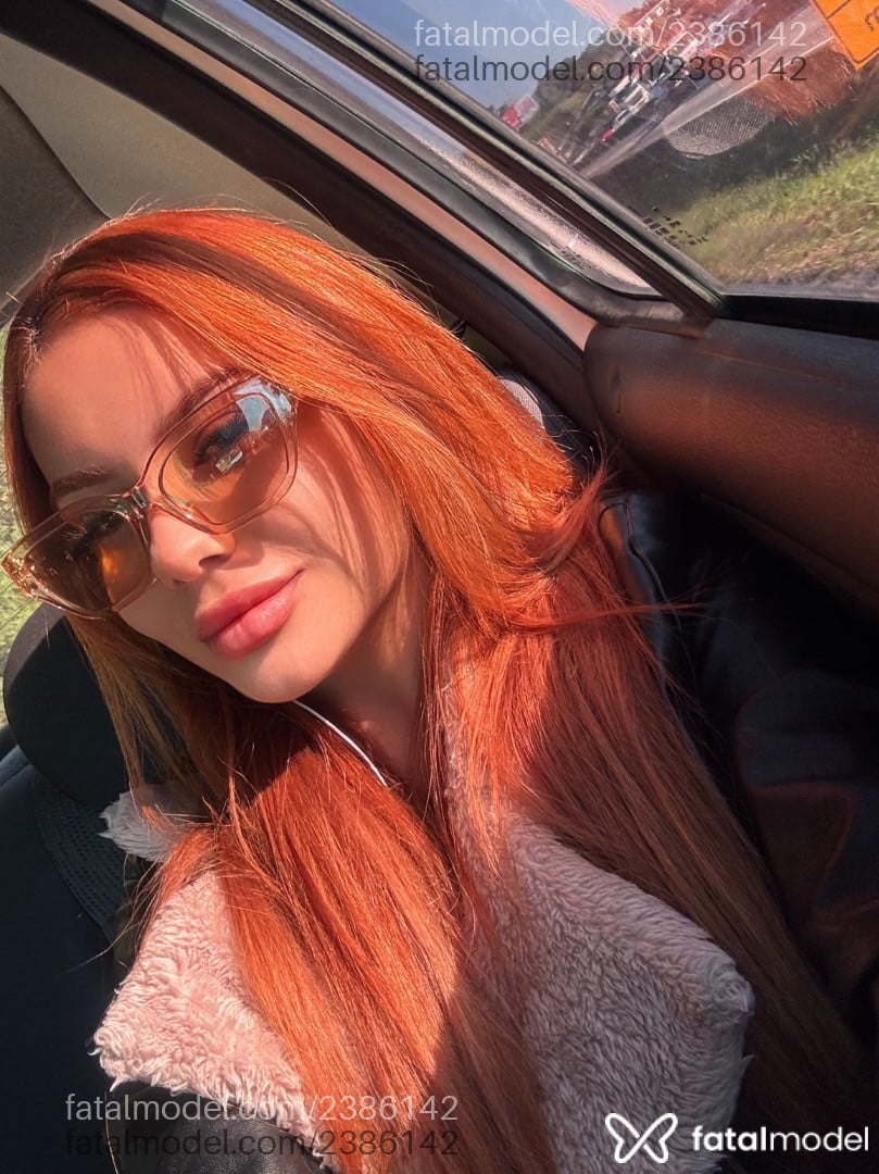 Acompanhante mulher loira (o) de olhos castanhos - Isabela Laurent