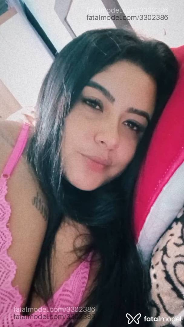 Acompanhante mulher morena (o) de olhos mel - Morena