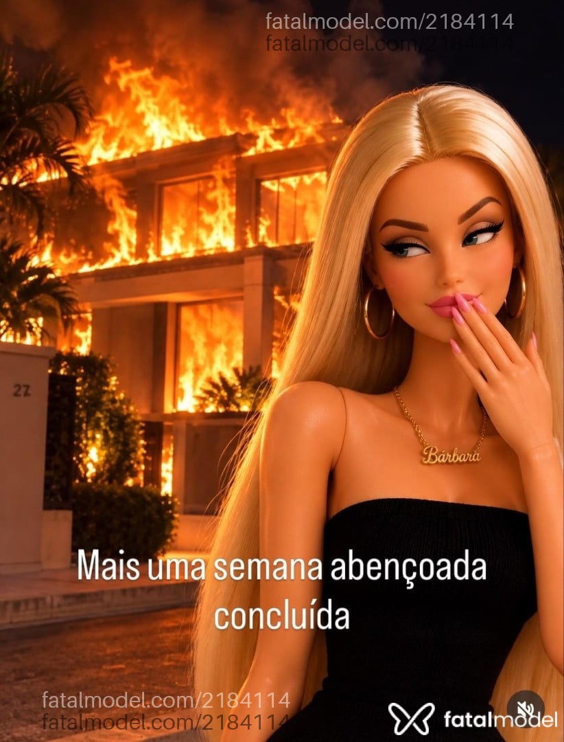 Acompanhante mulher loira (o) de olhos castanhos - Megan