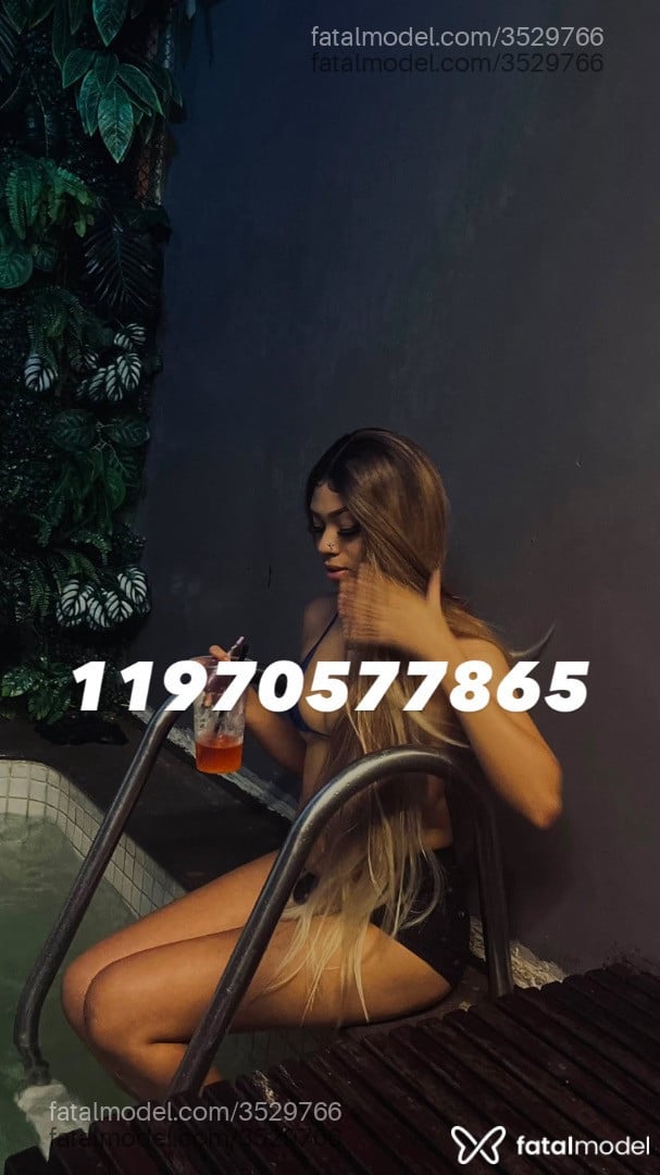Acompanhante mulher morena (o) de olhos castanhos - Marcelle