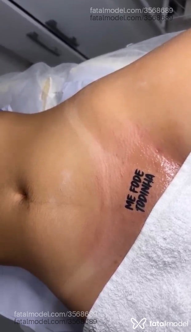 Acompanhante mulher com cabelo castanho de olhos pretos - Raquel