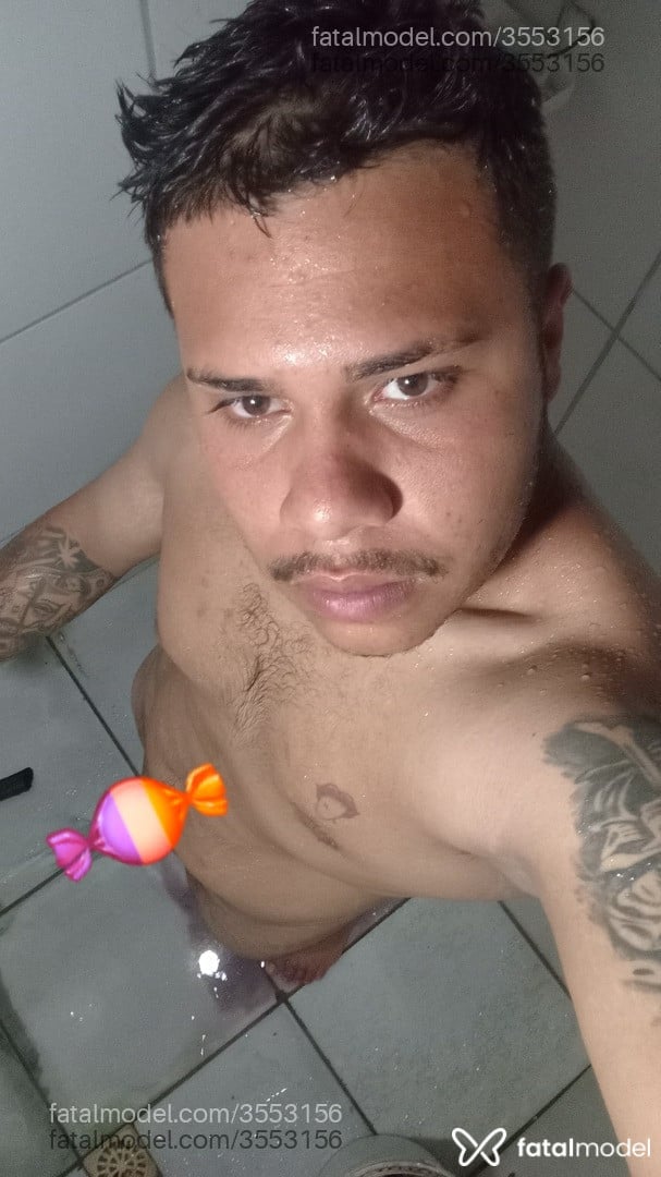 Acompanhante homem com cabelo castanho de olhos castanhos - Matheus