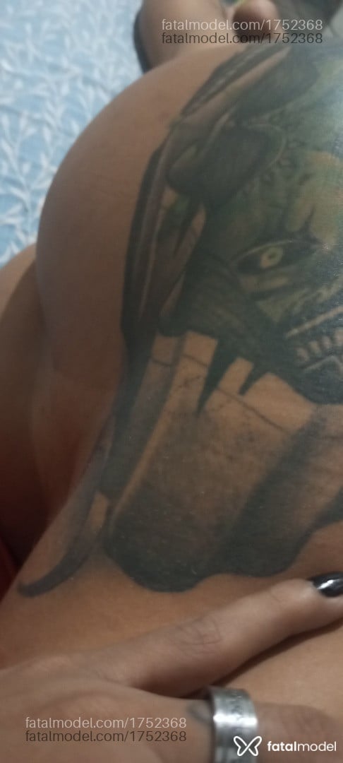 Acompanhante mulher morena (o) de olhos castanhos - Garota vip